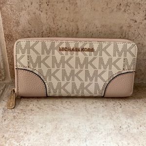 Michael Kors logo wallet